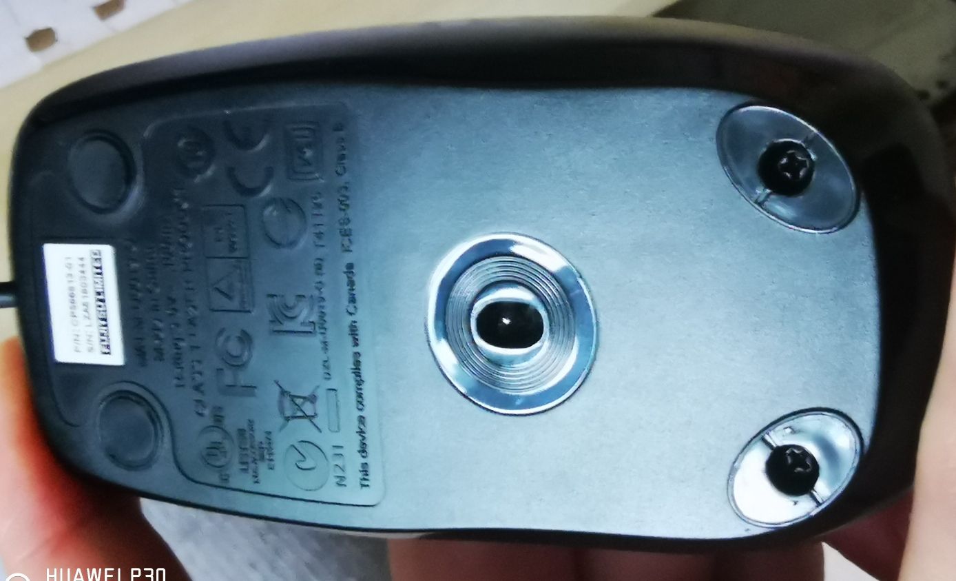 图1 螺丝孔位置